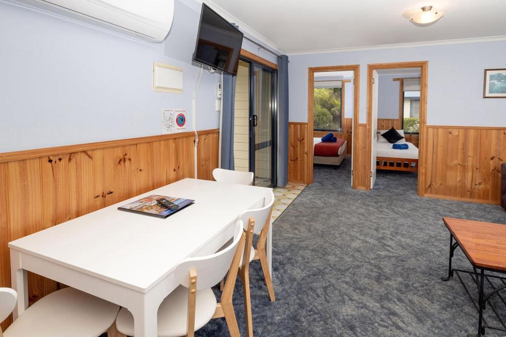 Big4 Strahan Holiday Retreat Экстерьер фото